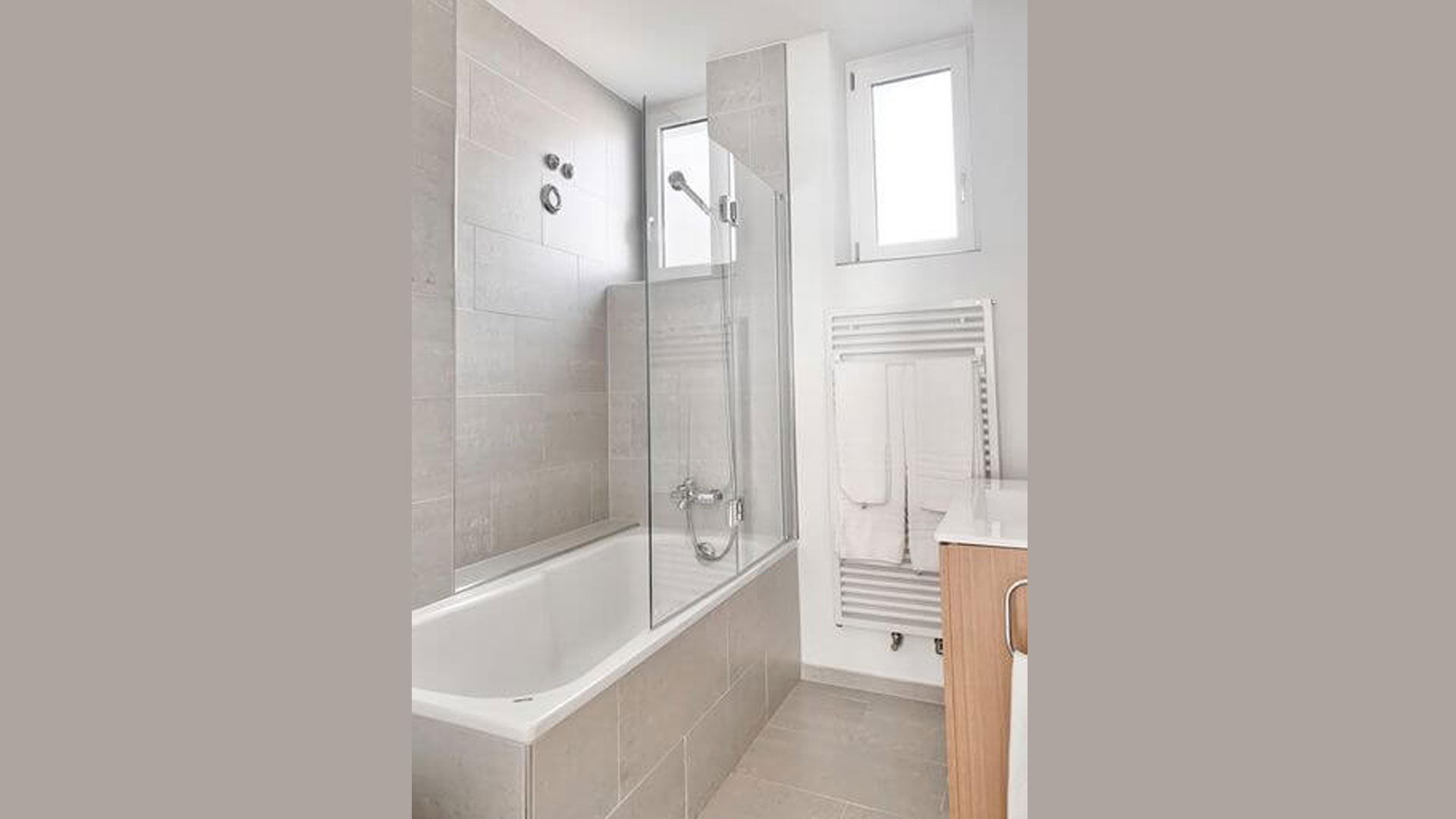 AE8651_aemtlerstrasse-86_2_5_ZI_Balkon_rechts-bad_1920