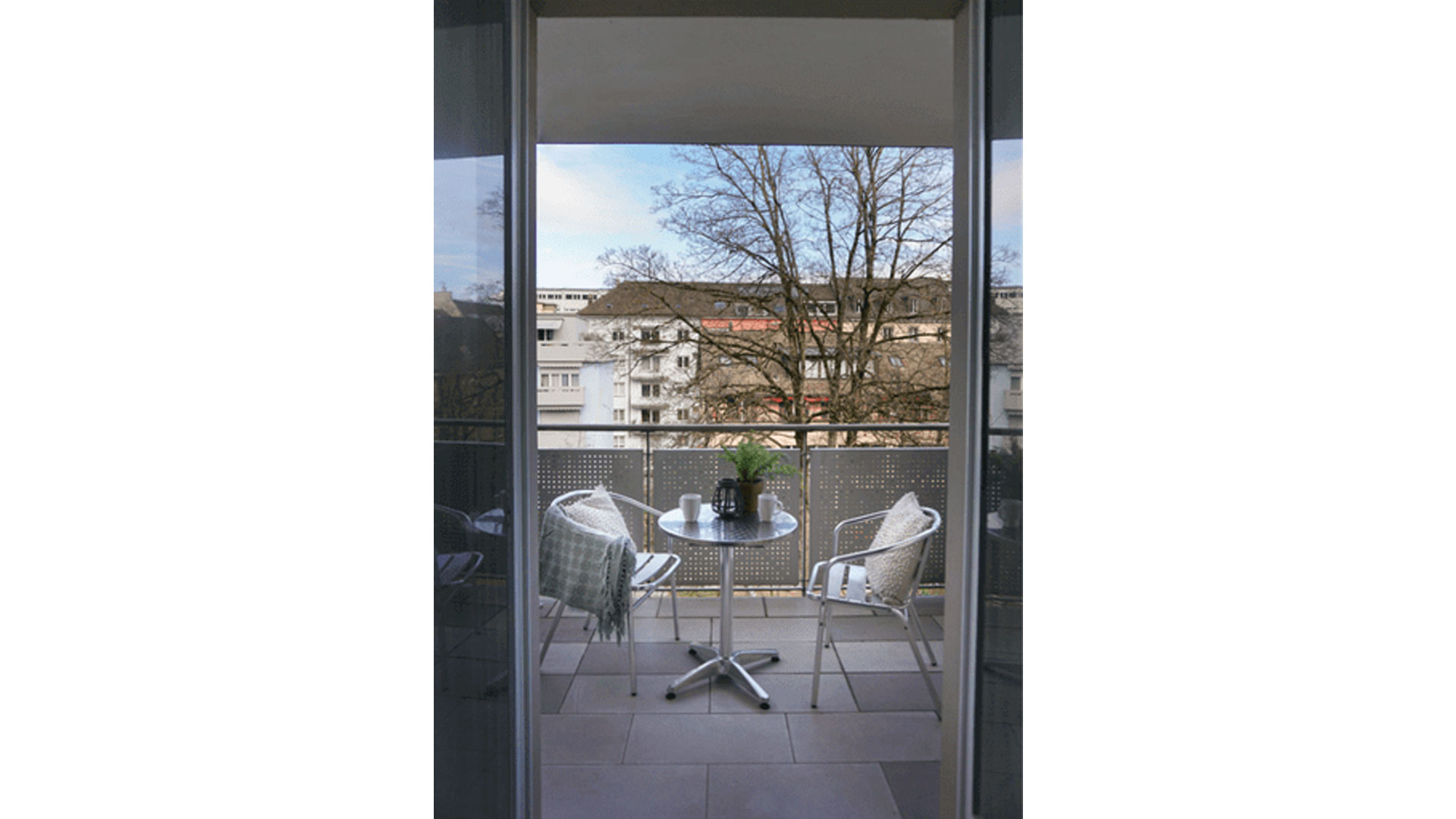 WU3467_apartment-mieten-zuerich-wuhrstrasse-balkon_1920